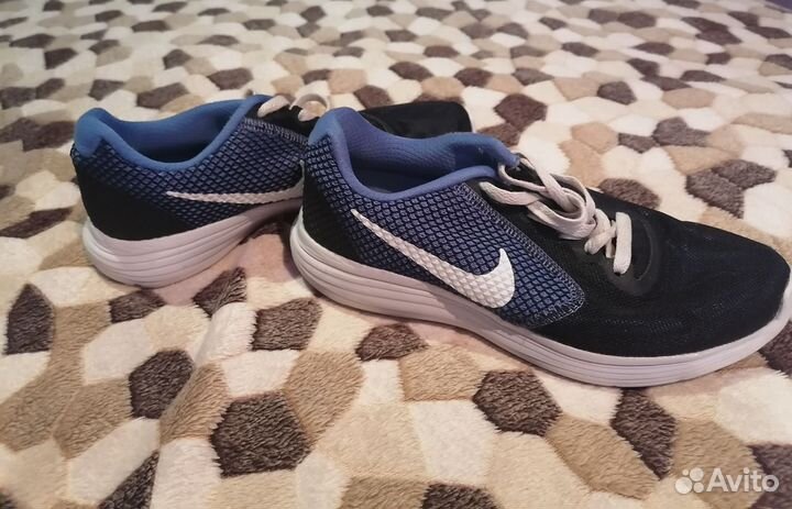 Кроссовки женские Nike