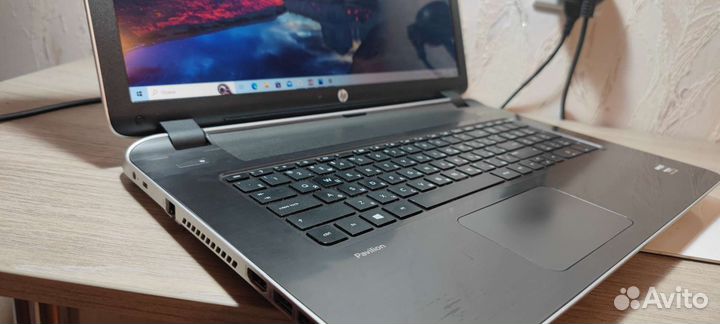 Ноутбук hp pavilion 17,3 дюйма,С проблемой