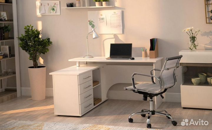 Угловой письменный стол белый
