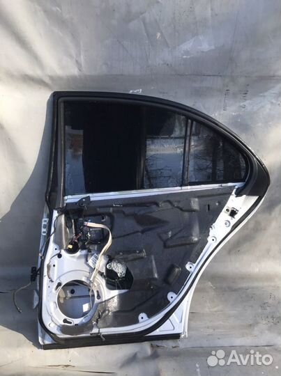 Дверь задняя правая Mercedes-Benz W211