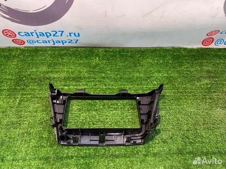 Рамка магнитолы (12) Toyota Prius A ZVW41 2ZR-FXE