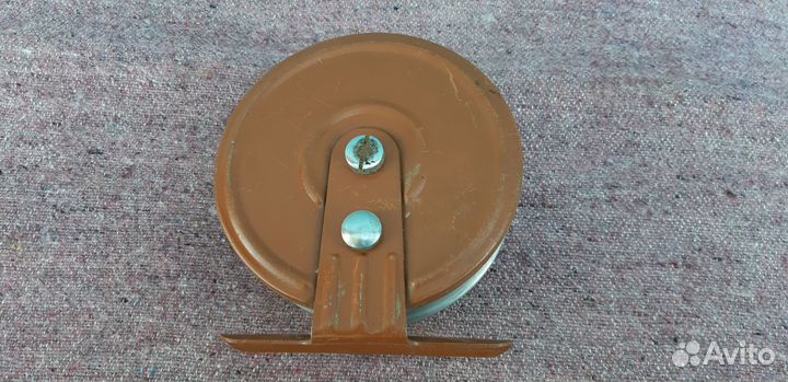 Катушка спиннинговая скр 120 средины 20 века