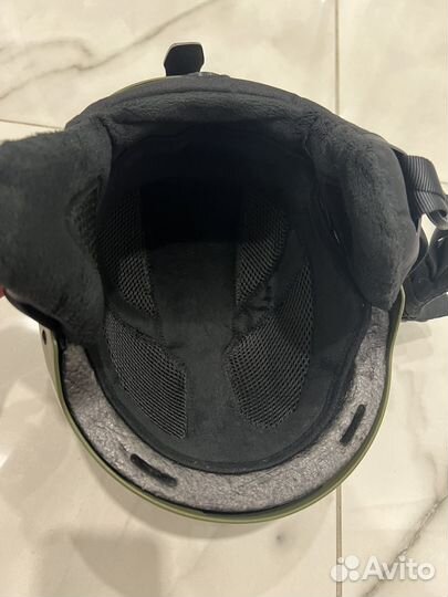 Горнолыжный шлем