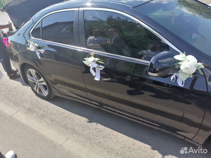 Свадебные украшения на машину