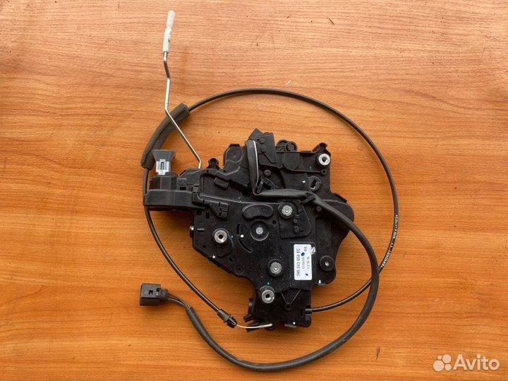 Замок сдвижной двери Vw Transporter T5 caab 2011