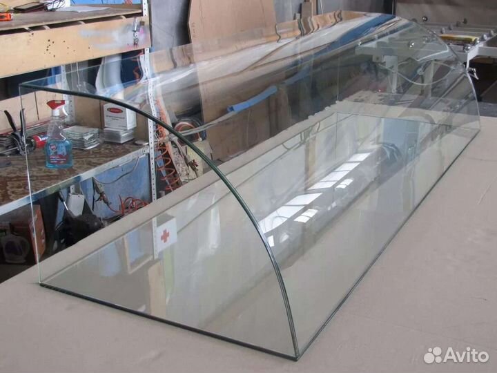 Гнутое стекло для холодильных витрин на заказ