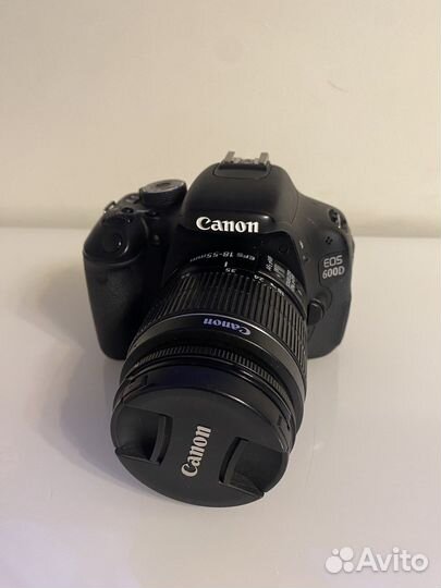 Зеркальный фотоаппарат Canon 600d