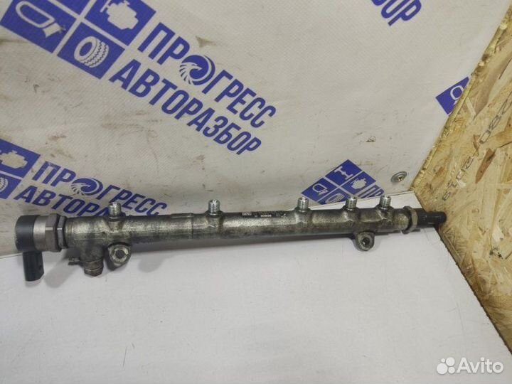 Топливная рампа Mercedes-Benz W211 седан 2.2 CDI