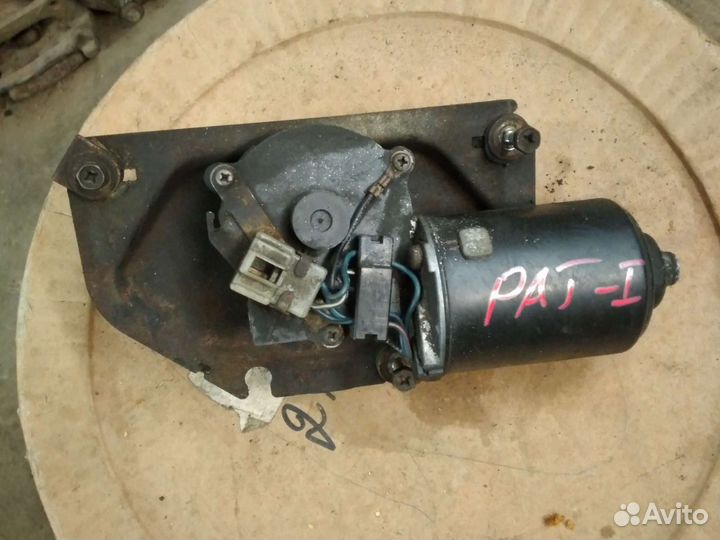 Mitsubishi Pajero I моторчик стеклоочистителя