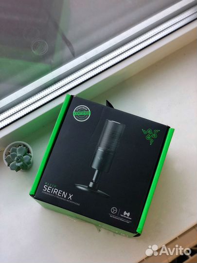Микрофон Razer Seiren X