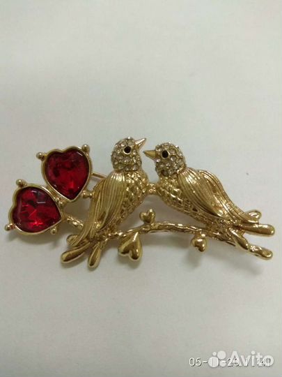 Брошь, колье, подвеска, подставка для тарелки