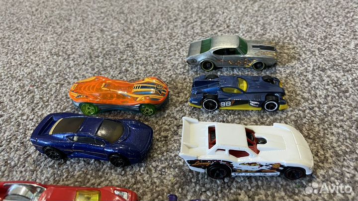 Машинки Hotwheels