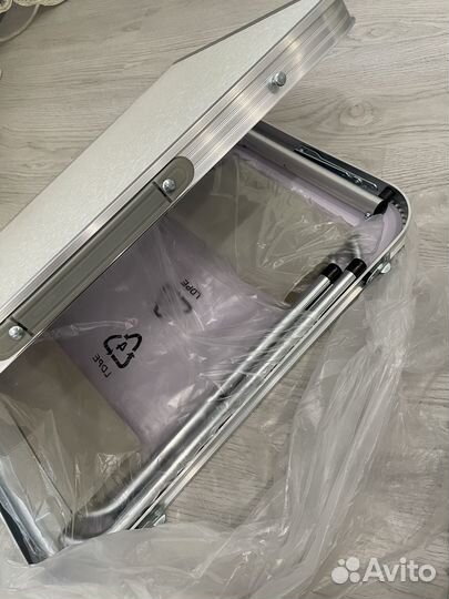 Складной стол со стульями