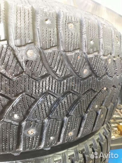 Bridgestone Blizzak Spike-01 215/55 R16