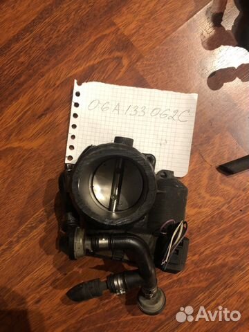 На Фольксваген дроссельная заслонка 06A 133 062C