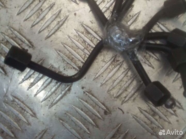 Трубка топливная Mercedes OM611 A6110700033