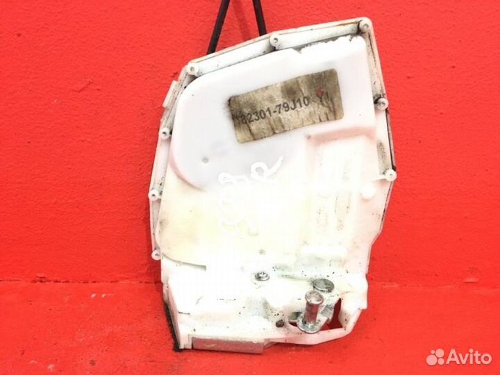 Замок двери задний правый Suzuki Sx4 1 M16A 2009