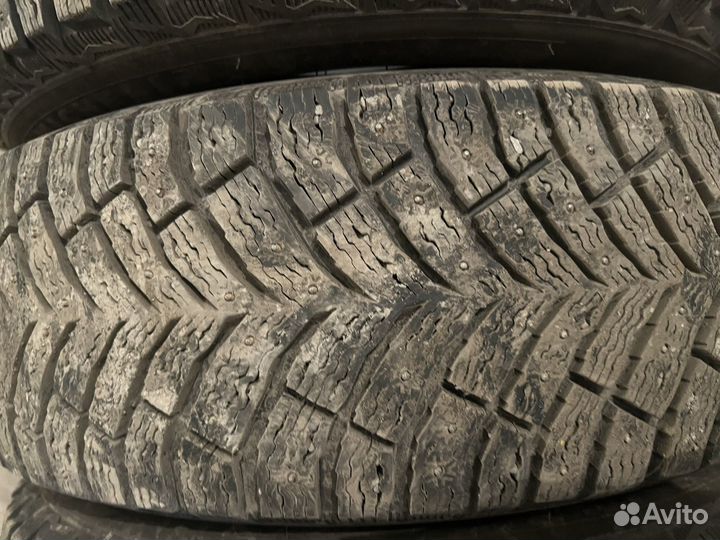 Michelin X-Ice North 4 215/60 R17