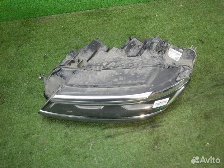 Фара левая Volkswagen Tiguan