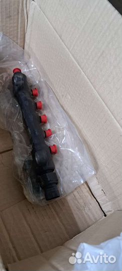 Топливная рейка рампа правая Toyota land cruiser