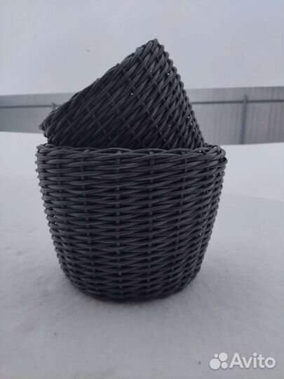 Кашпо из ротанга для цветов