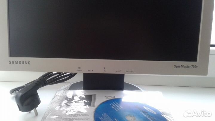 Монитор samsung SyncMaster 710v
