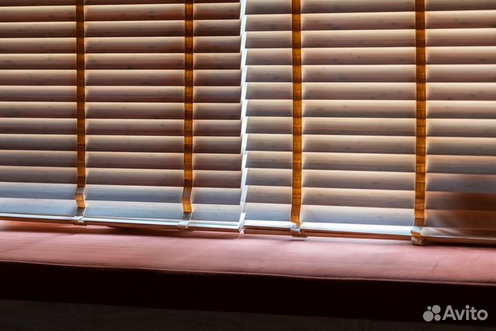 Жалюзи дерево RAL1797