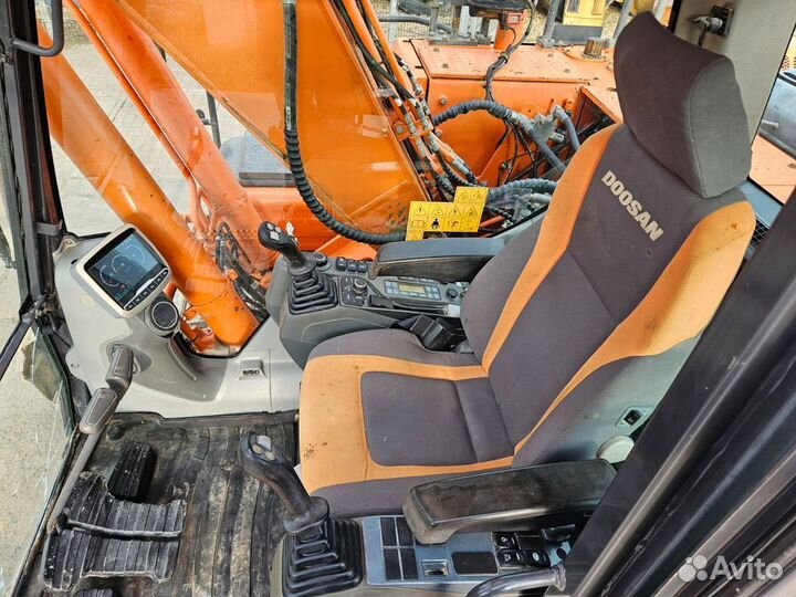 Гусеничный экскаватор DOOSAN DX180LC, 2012