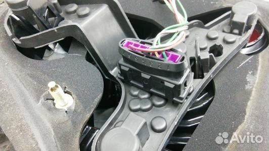 Фонарь задний правый toyota avensis T25 (89Y03MY01