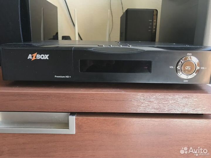 Спутниковый ресивер AzBox Premium HD+