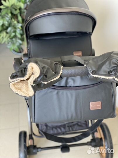 Коляска - трансформер Dalux в эко - коже (новая)