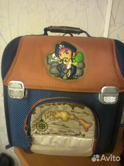 Ранец с пиратской раскраской
