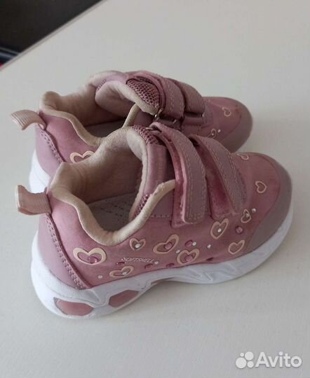 Кроссовки котофей 23