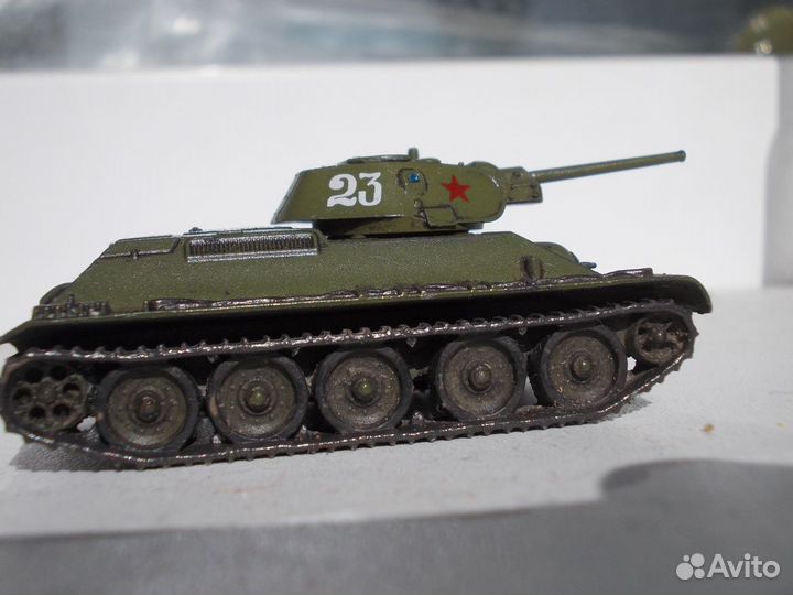 Модель танка т 34-76 в масштабе 1/100