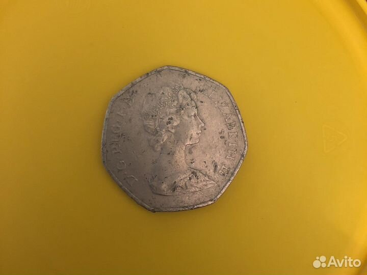 Монета 50 pence