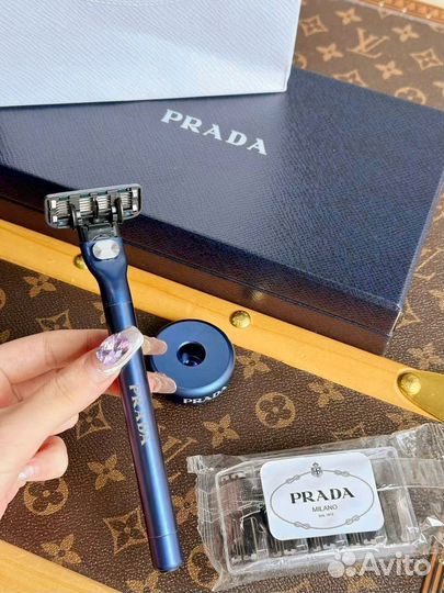 Бритва Prada
