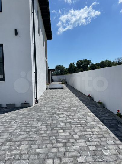 Дом 300 м² на участке 6,4 сот.