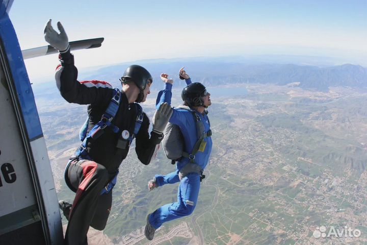 Самостоятельный прыжок с парашютом