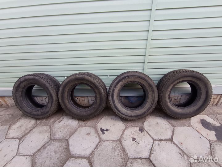 Yokohama Ice Guard IG70 265/70 R16