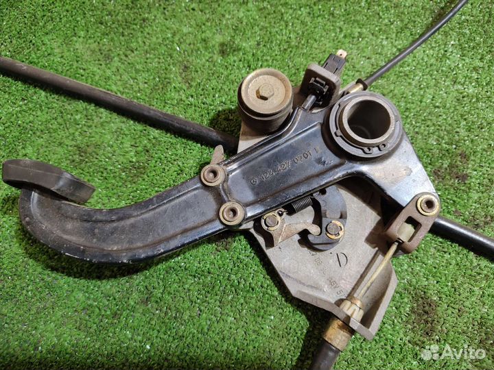 Педаль стояночного тормоза Mercedes w124