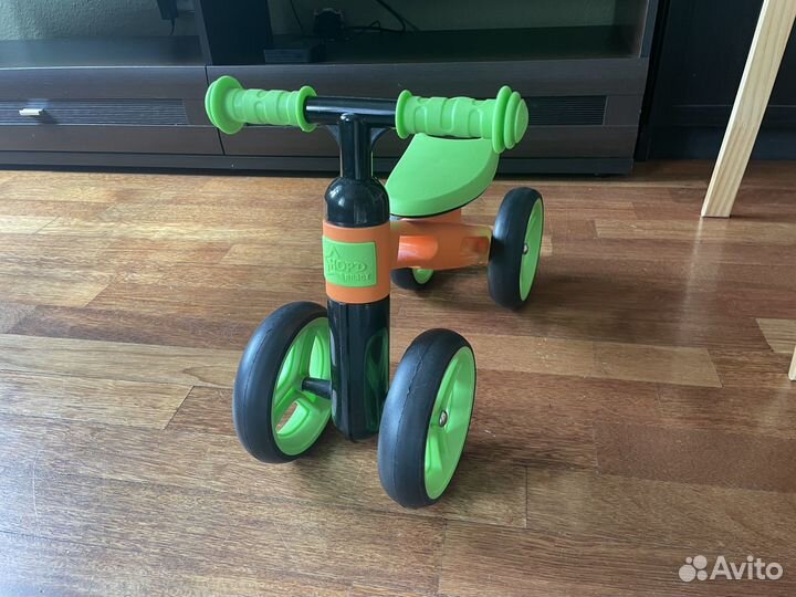 Продам беговел