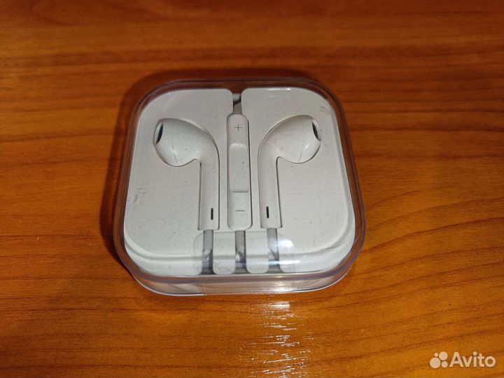 Гарнитура и зарядное iPhone 5, SE