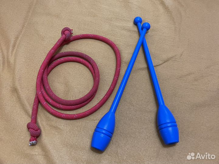 Булавы, скакалка для гимнастики