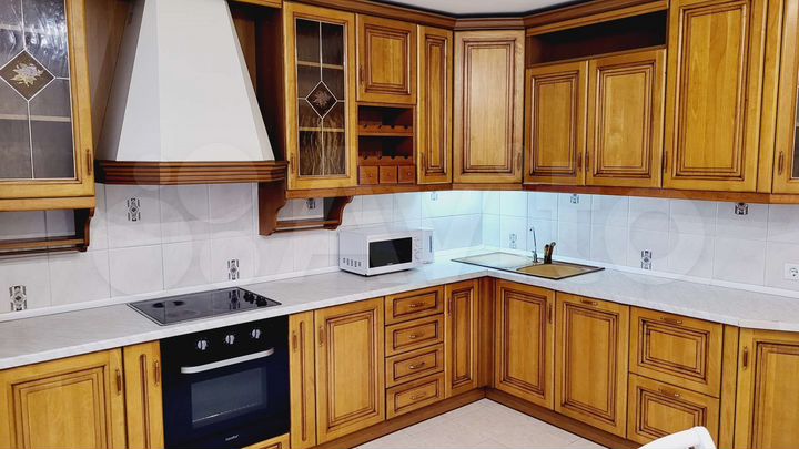 3-к. квартира, 107 м², 3/9 эт.