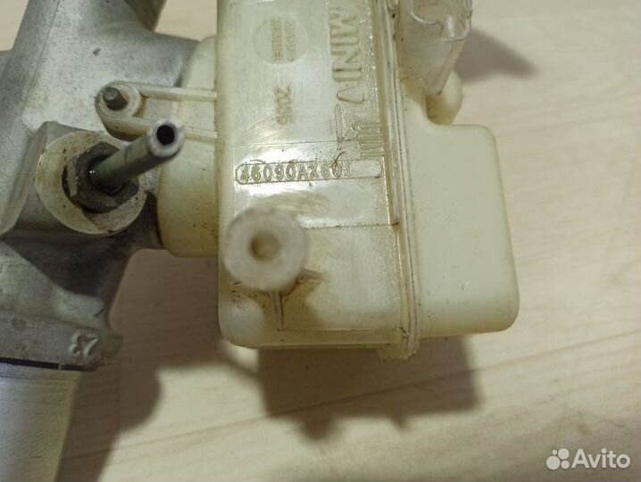 Главный тормозной цилиндр Nissan Note E11E HR16DE