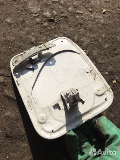 Лючок бензобака Королла AE100 Corolla