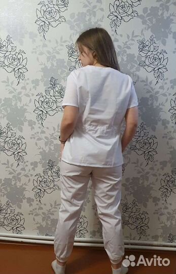 Медицинский костюм (новый)