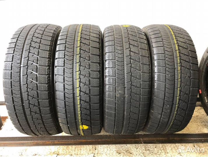Bridgestone Blizzak VRX 215/55 R17 100Z