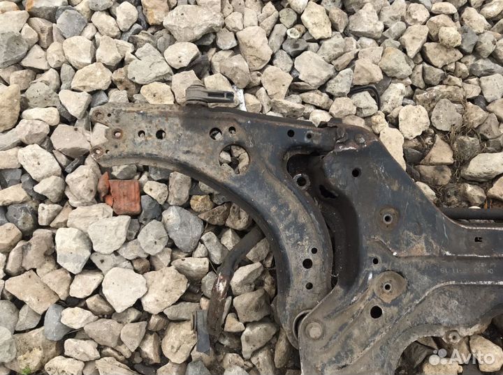 Volkswagen Golf 4 подрамник