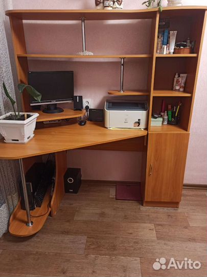 Компьютерный стол